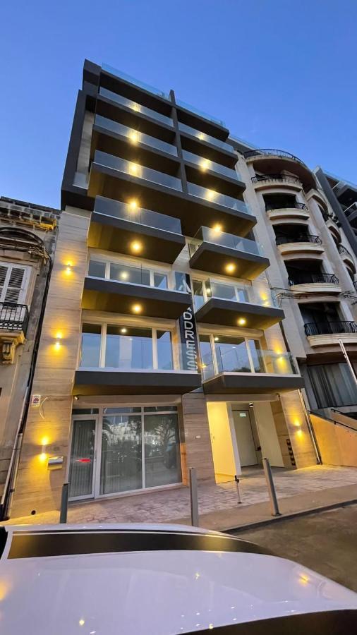 The Address Seafront Suites With Hot Tub Tal-Pietà Exterior foto