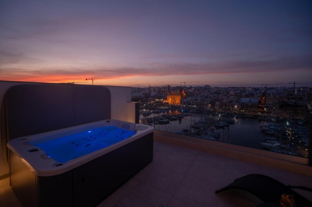 The Address Seafront Suites With Hot Tub Tal-Pietà Exterior foto